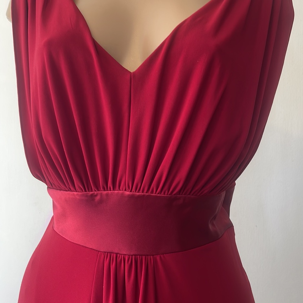 JONES WEAR DRESS  Red V-Neck Sleeveless size 18” Women’s Dress
